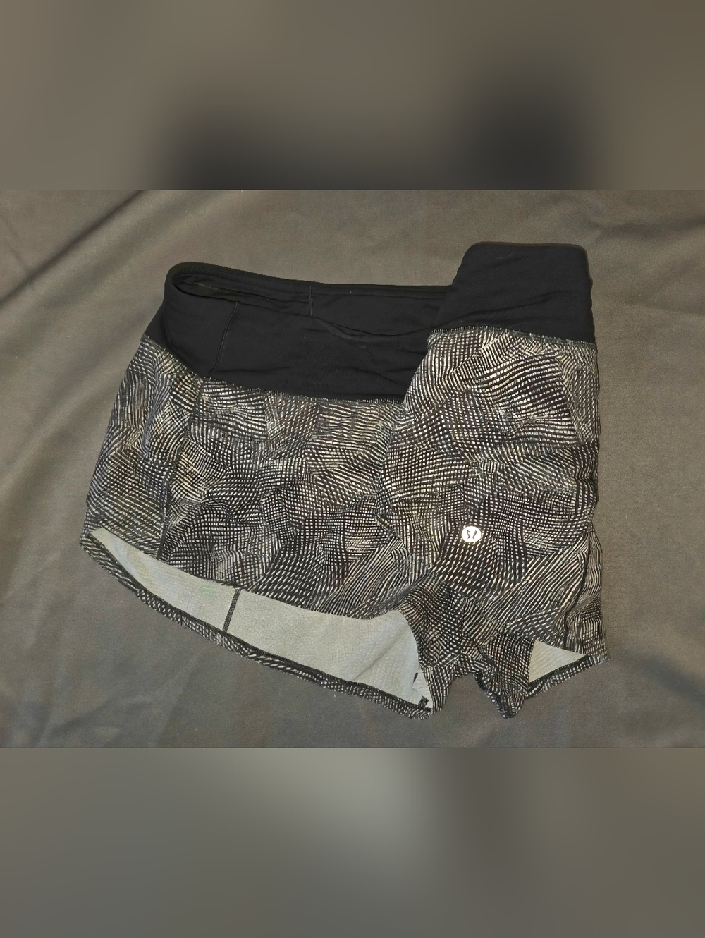 Lululemon Speed Up Shorts – Size 10 (Black/Gray Pattern) - Picture 5 of 7